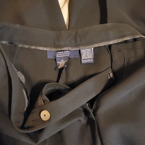 Jones Wear size 10 slacks and jacket. Black - Picture 7 of 15